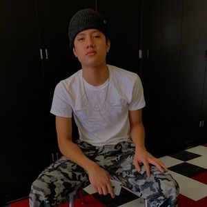 Meet your Posher, Earl john quinn